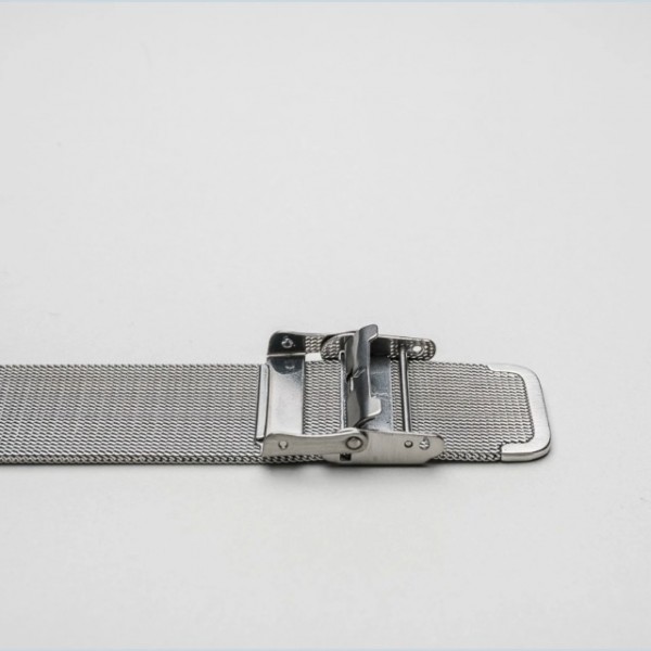 BERING 여성용 쿼츠 무브먼트 - 스테인레스 스틸 및 사파이어 유리가 포함된 클래식 컬렉션 14134-XXX 손목시계 - 방수: 3 ATM