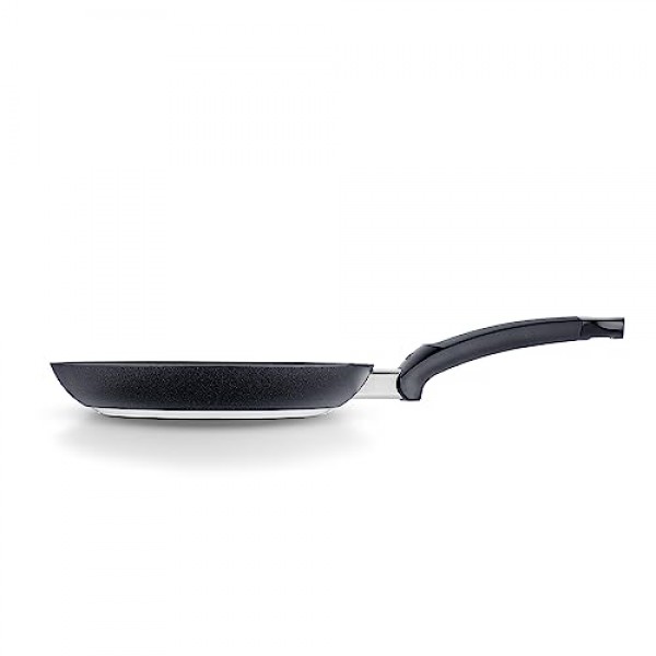 Fissler The Levital+ 플랫 프라이팬 - 11인치 - 붙지 않는 플랫 팬 - 섬세한 음식을 부드럽게 튀기기 - 생선 및 계란 요리에 적합 - 요리 팬 - 최대 60% 재활용 재료