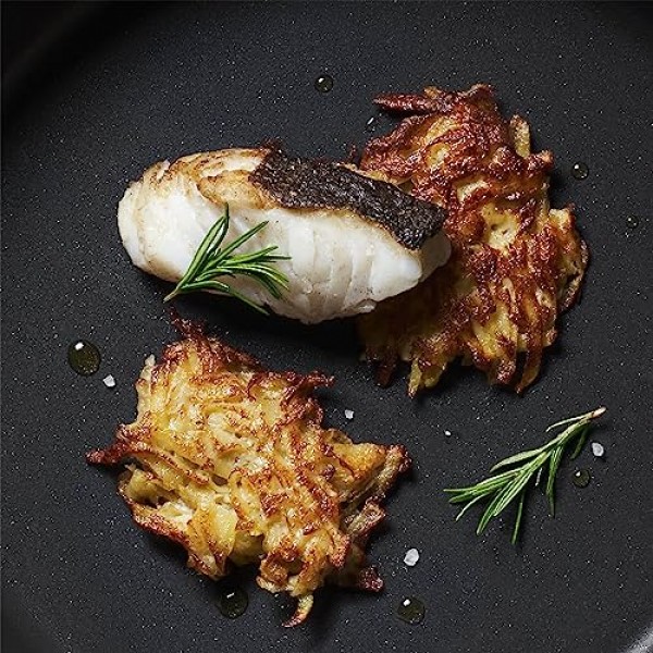 Fissler The Levital+ 플랫 프라이팬 - 11인치 - 붙지 않는 플랫 팬 - 섬세한 음식을 부드럽게 튀기기 - 생선 및 계란 요리에 적합 - 요리 팬 - 최대 60% 재활용 재료