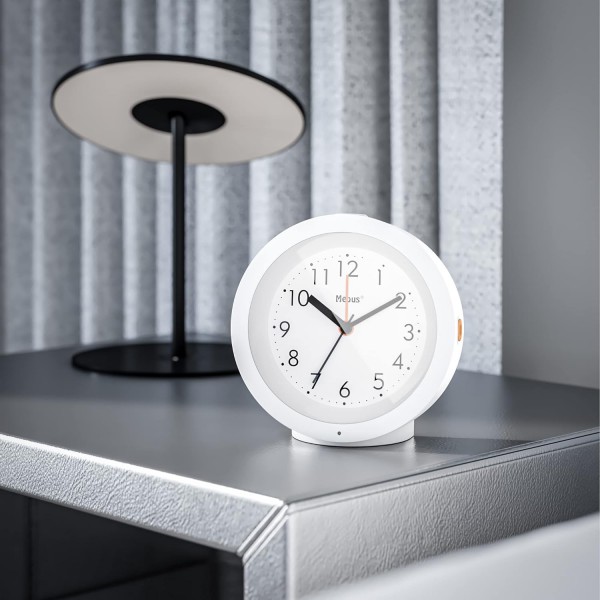 광 센서, 알람 리피터 및 읽기 쉬운 다이얼이 있는 Mebus 아날로그 석영 알람 시계, 똑딱거리지 않고 무음, 원형, 직경 10cm, 재질: 플라스틱, 색상: 흰색, 모델: 25629