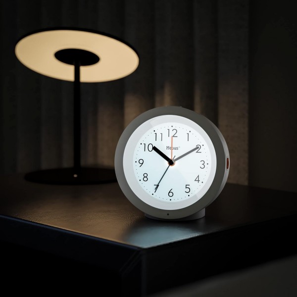 광 센서, 알람 리피터 및 읽기 쉬운 다이얼이 있는 Mebus 아날로그 석영 알람 시계, 똑딱거리지 않고 무음, 원형, 직경 10cm, 재질: 플라스틱, 색상: 흰색, 모델: 25629
