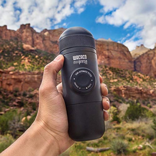 WACACO Minipresso NS, 휴대용 에스프레소 머신, 호환 가능한 Nespresso 오리지널 캡슐 및 호환 제품, 여행용 커피 메이커, 피스톤 동작으로 수동 작동