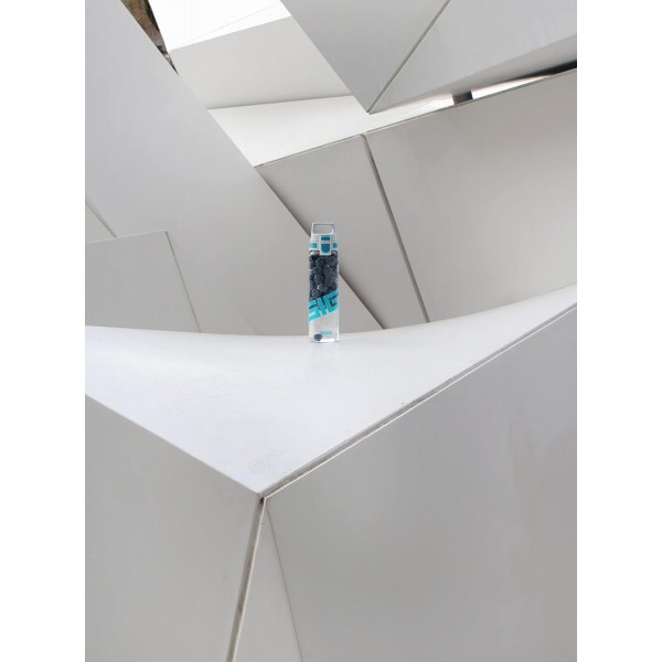 SIGG - Tritan 물병 - Total Clear ONE - 탄산 음료에 적합 - 식기세척기 사용 가능 - 누수 방지 - 깃털처럼 가벼운 - 긁힘 방지 - BPA 프리 - 0.75L Tritan Aqua