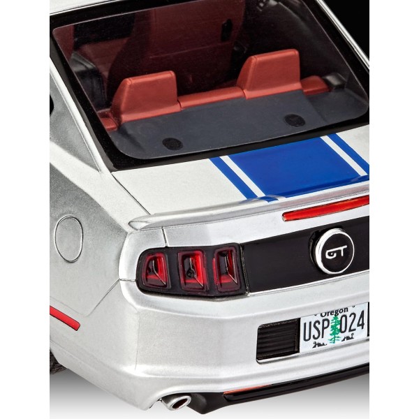 레벨 07061 2013 머스탱 GT